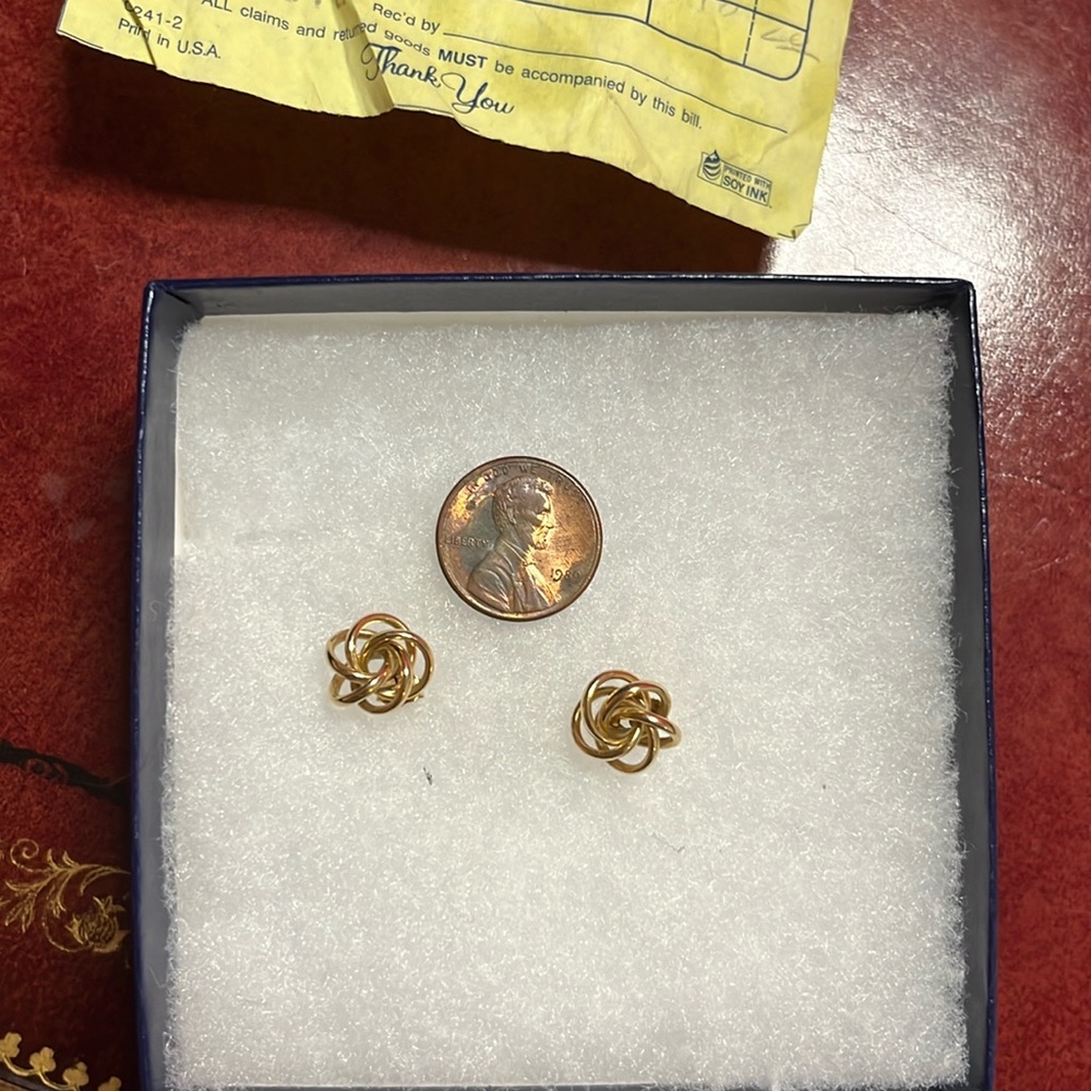 14K Yellow Gold Knot Earrings